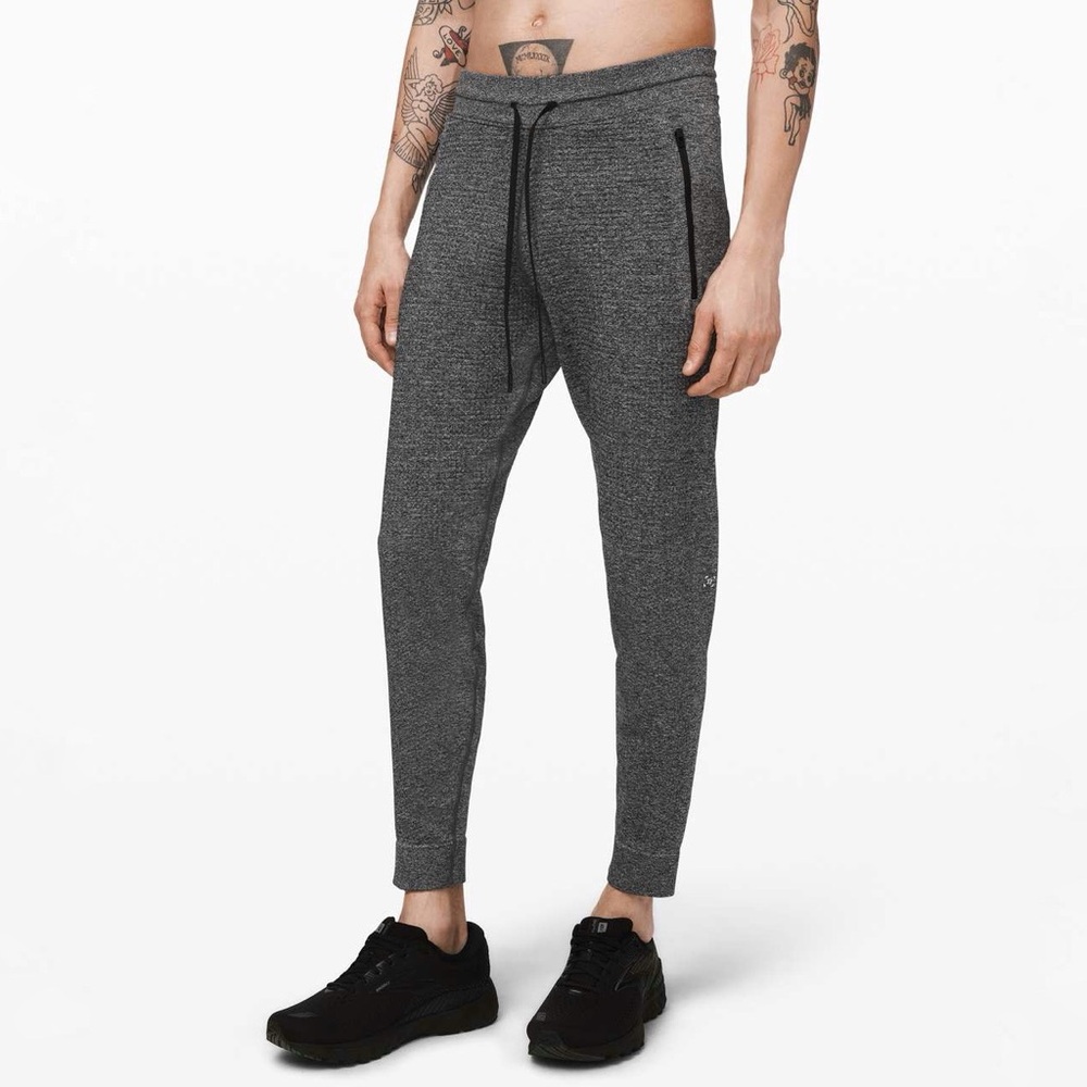 Lululemon Engineered Warmth Jogger in Black White